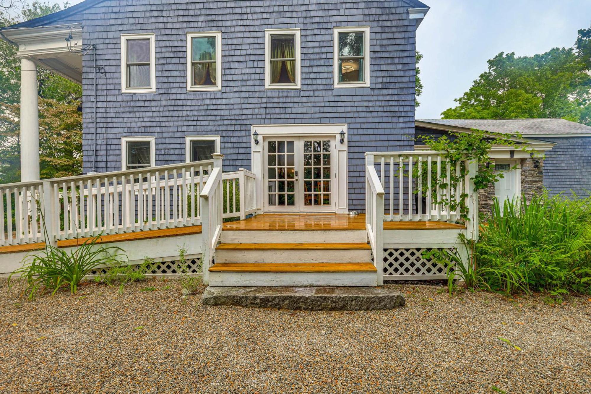 Quintessential New England Home With Patio And Grill! Putnam Exterior photo