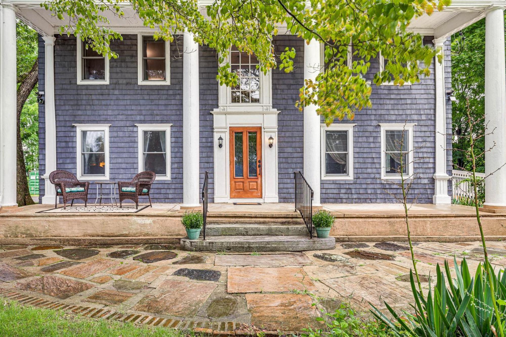 Quintessential New England Home With Patio And Grill! Putnam Exterior photo